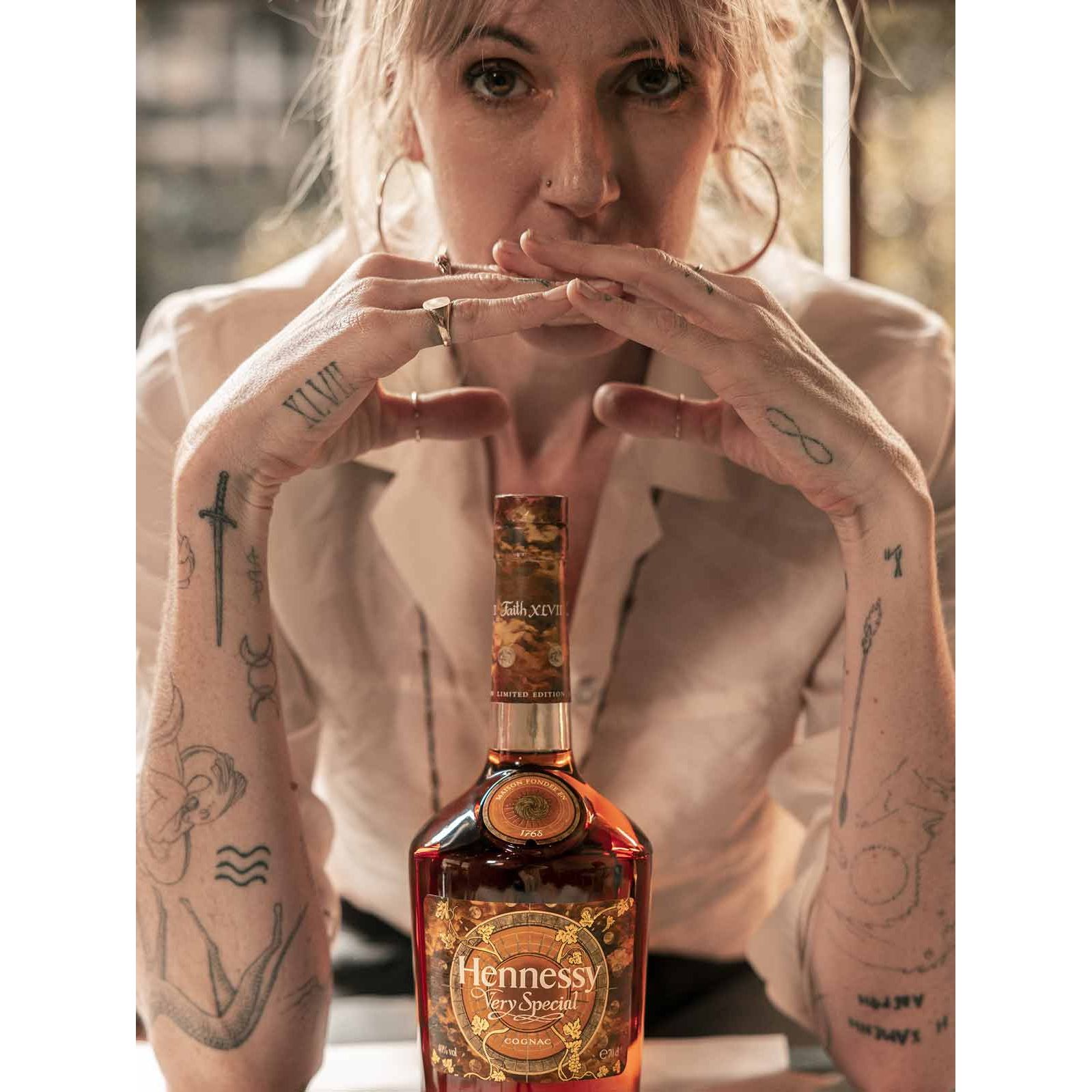 Hennessy V.S. Cognac Special Edition by Faith XLVII in Geschenkverpackung 0,7l 40% Vol