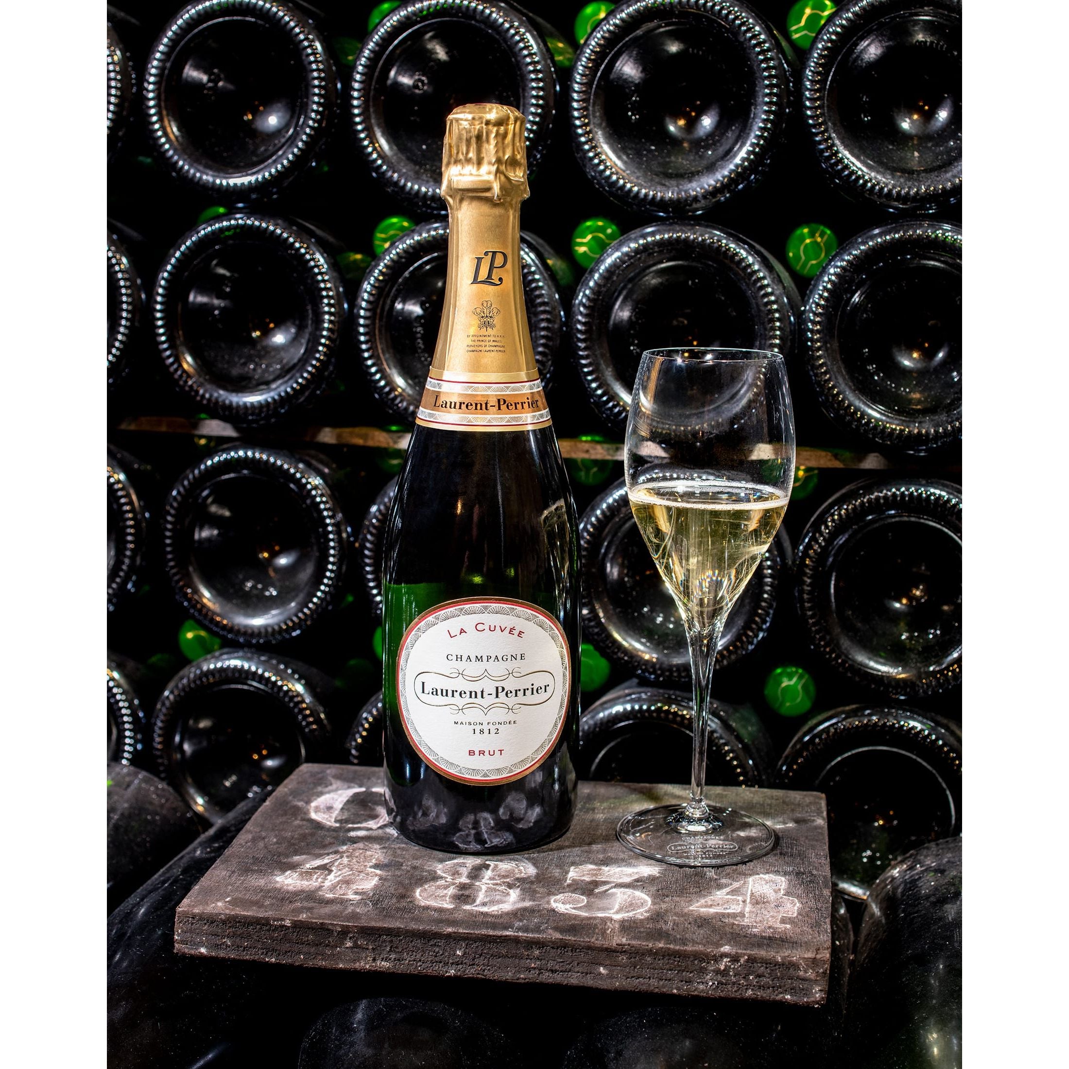 Champagne Laurent-Perrier La Cuvée Brut 0.75L in a Gift Set (6 Bottles of Champagne and 6 Champagne Glasses)