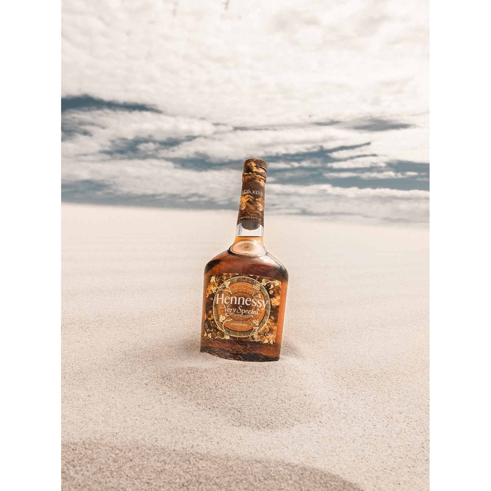 Hennessy V.S. Cognac Special Edition by Faith XLVII  in Geschenkverpackung 0,7l 40% Vol